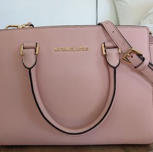 Michael KORS Avril Leather Crossbody Purse Handbag